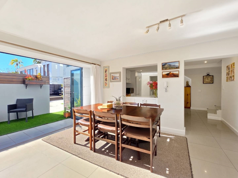 2 Bedroom Property for Sale in Sea Point Western Cape